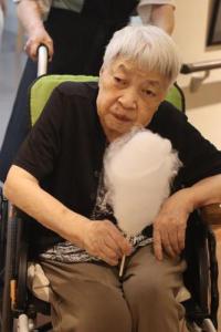 大きな綿あめいただきましたね♪