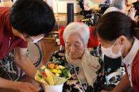 祝賀者の皆さまに花籠をプレゼント！